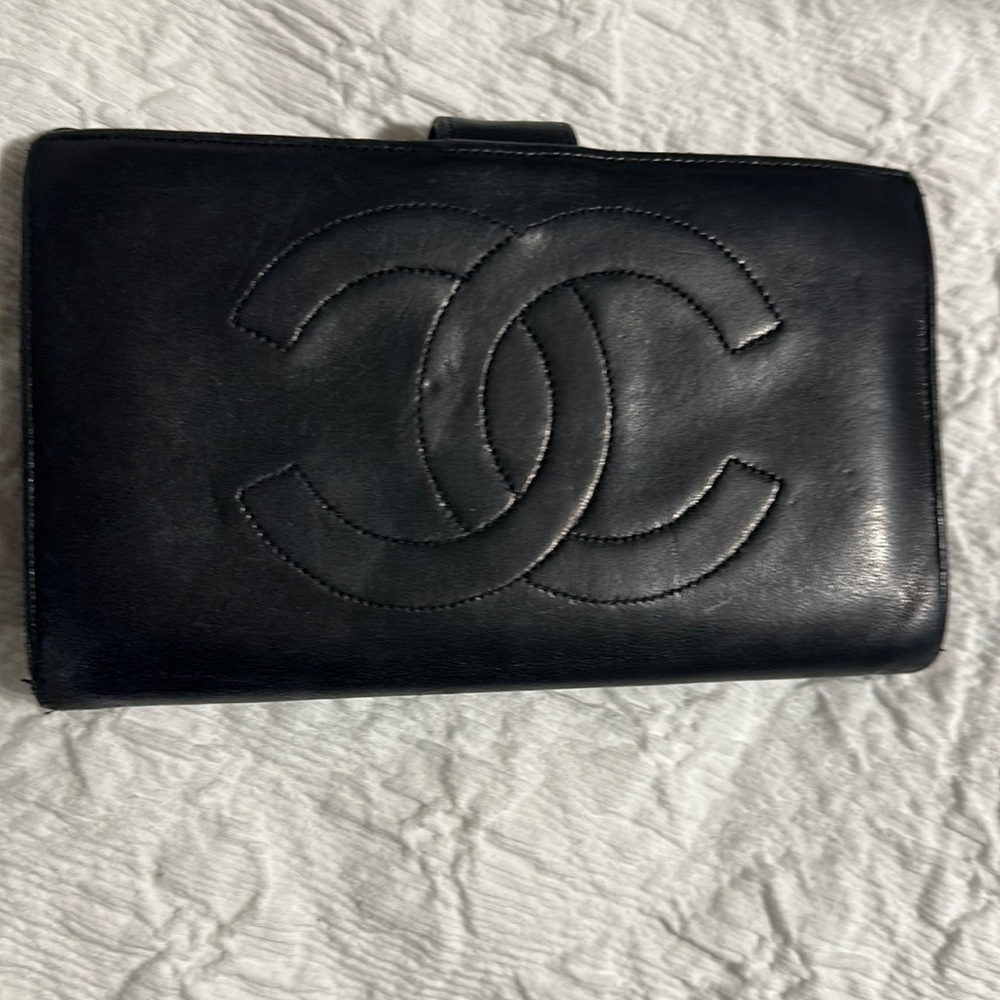 Vintage Chanel wallet. Good used condition. Snap works well. Clean. Soft